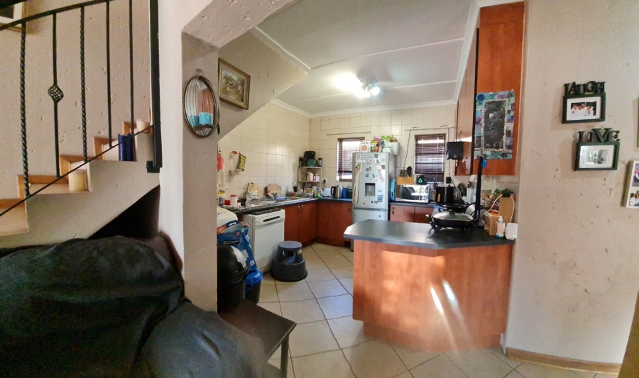 2 Bedroom Property for Sale in Noordheuwel Gauteng
