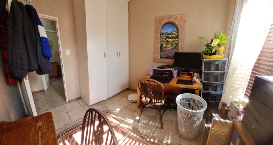 2 Bedroom Property for Sale in Noordheuwel Gauteng