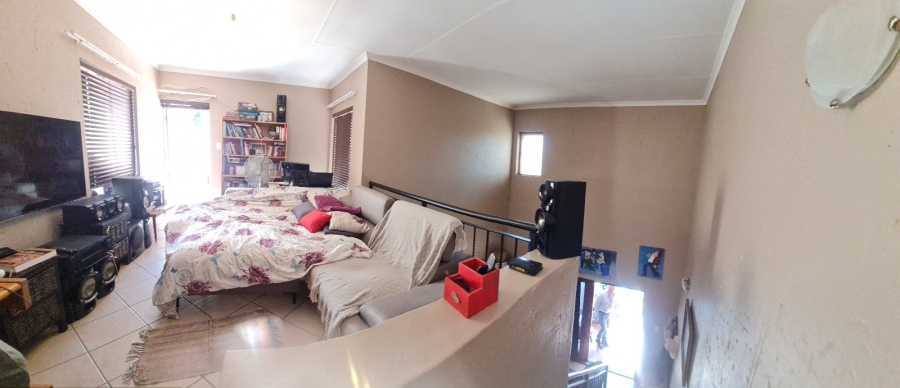 2 Bedroom Property for Sale in Noordheuwel Gauteng