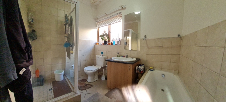 2 Bedroom Property for Sale in Noordheuwel Gauteng