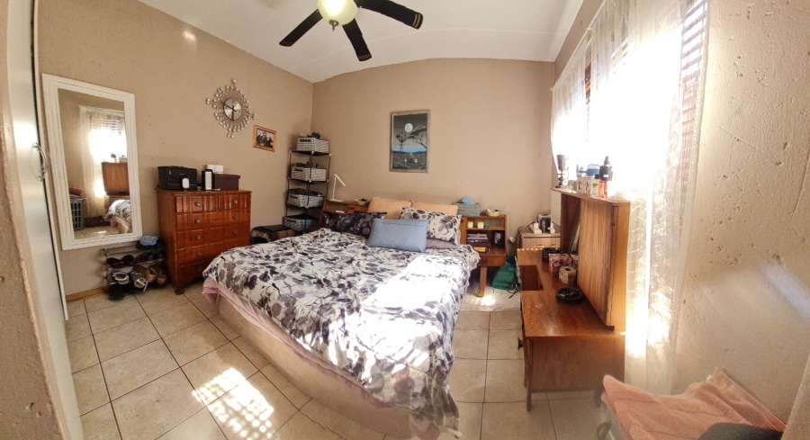 2 Bedroom Property for Sale in Noordheuwel Gauteng