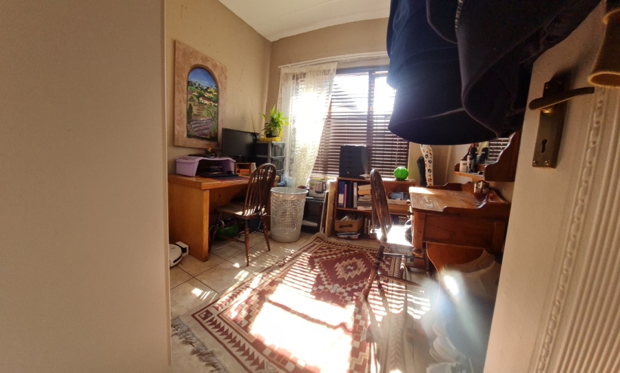 2 Bedroom Property for Sale in Noordheuwel Gauteng