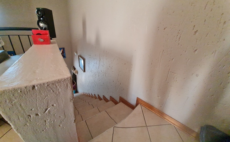 2 Bedroom Property for Sale in Noordheuwel Gauteng
