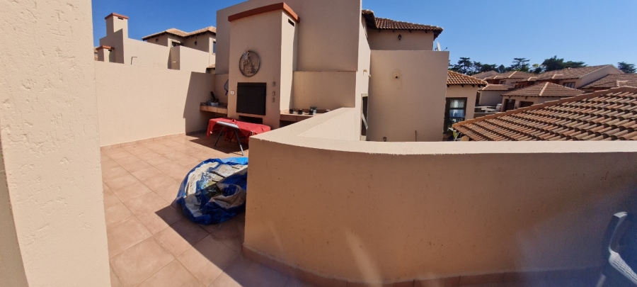 2 Bedroom Property for Sale in Noordheuwel Gauteng