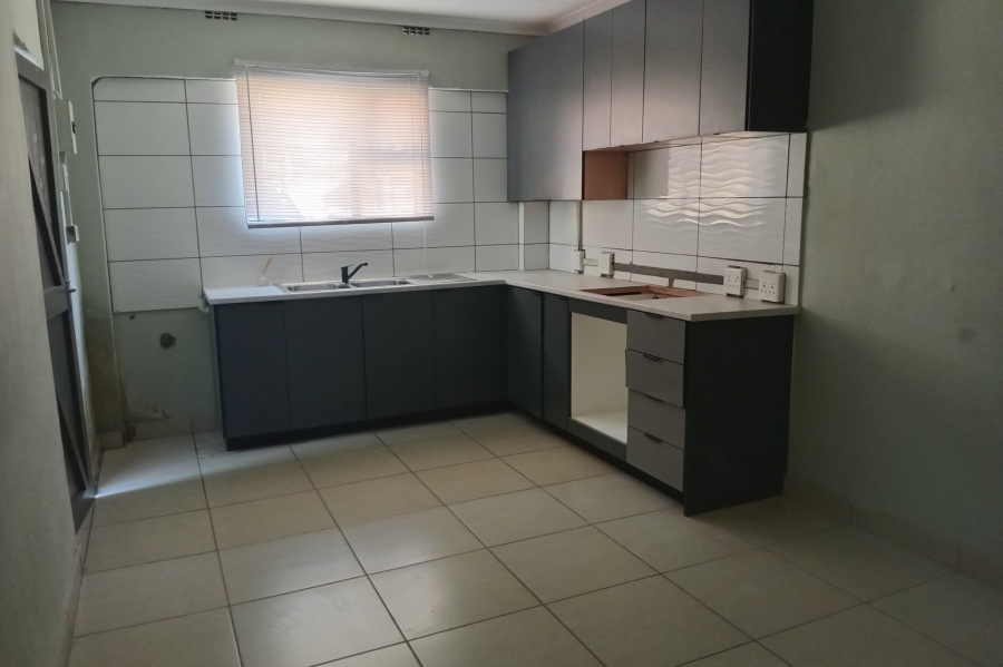 1 Bedroom Property for Sale in Lombardy East Gauteng