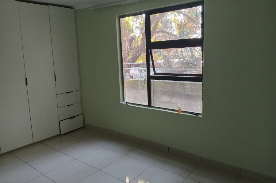 1 Bedroom Property for Sale in Lombardy East Gauteng