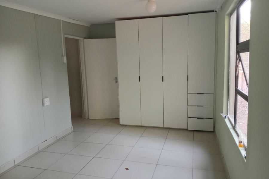 1 Bedroom Property for Sale in Lombardy East Gauteng