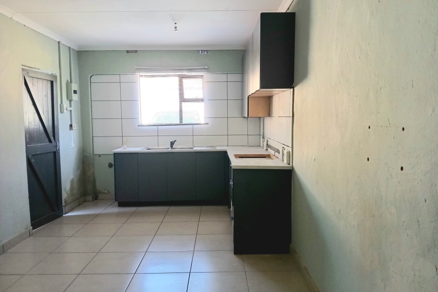 1 Bedroom Property for Sale in Lombardy East Gauteng