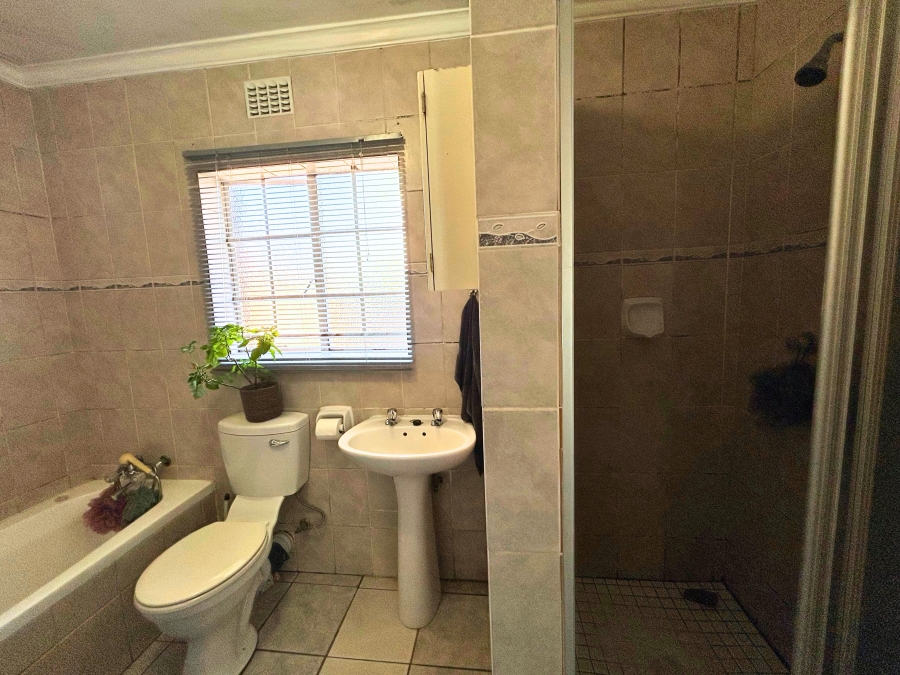 2 Bedroom Property for Sale in The Reeds Gauteng