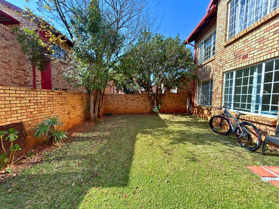 2 Bedroom Property for Sale in The Reeds Gauteng
