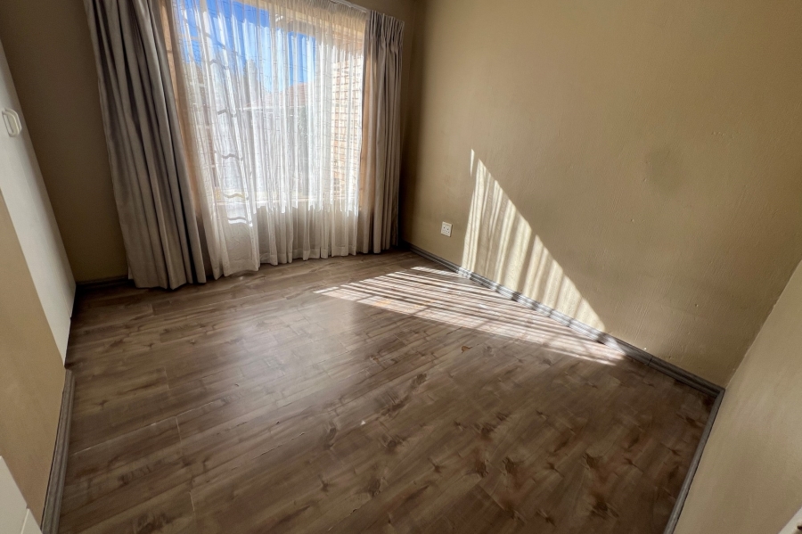 3 Bedroom Property for Sale in Heuwelsig Estate Gauteng