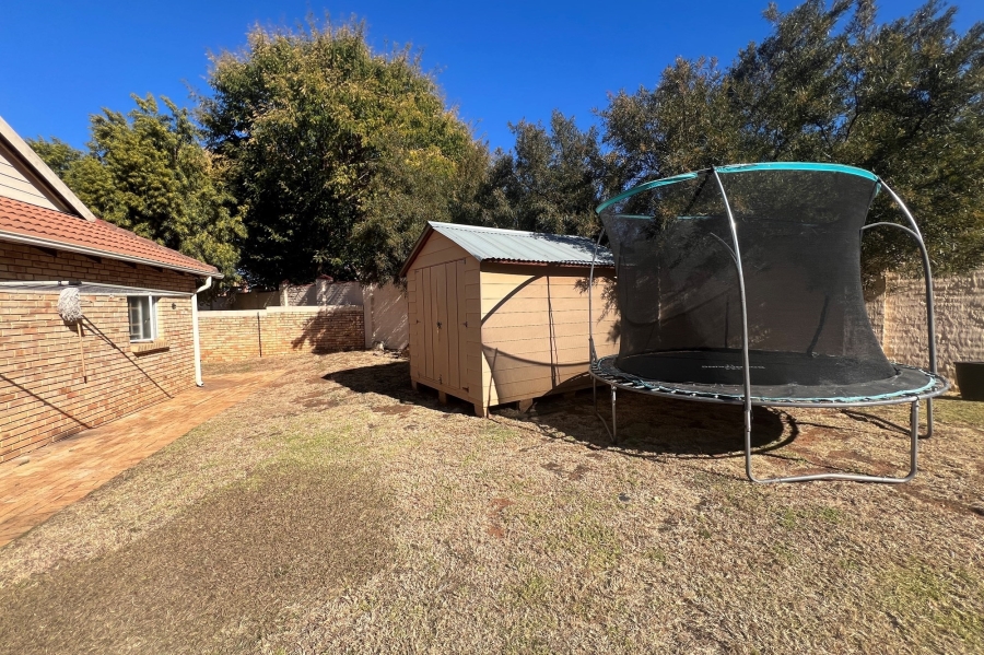 3 Bedroom Property for Sale in Heuwelsig Estate Gauteng