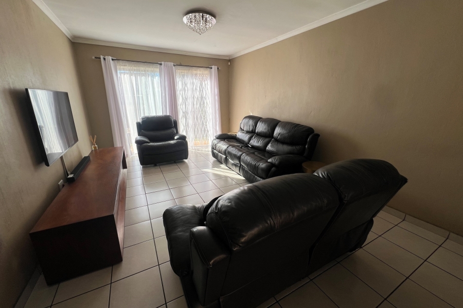 3 Bedroom Property for Sale in Heuwelsig Estate Gauteng
