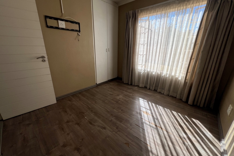 3 Bedroom Property for Sale in Heuwelsig Estate Gauteng