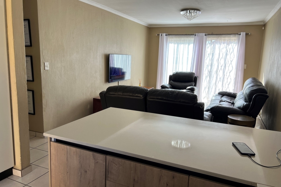 3 Bedroom Property for Sale in Heuwelsig Estate Gauteng