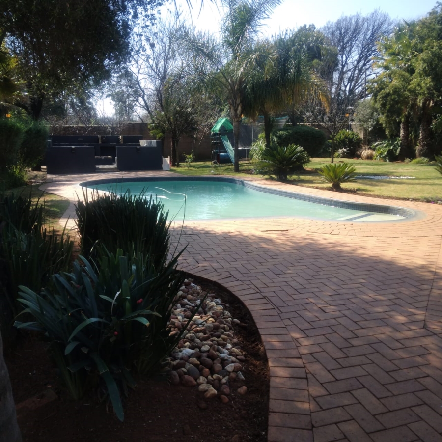4 Bedroom Property for Sale in Kenleaf Gauteng