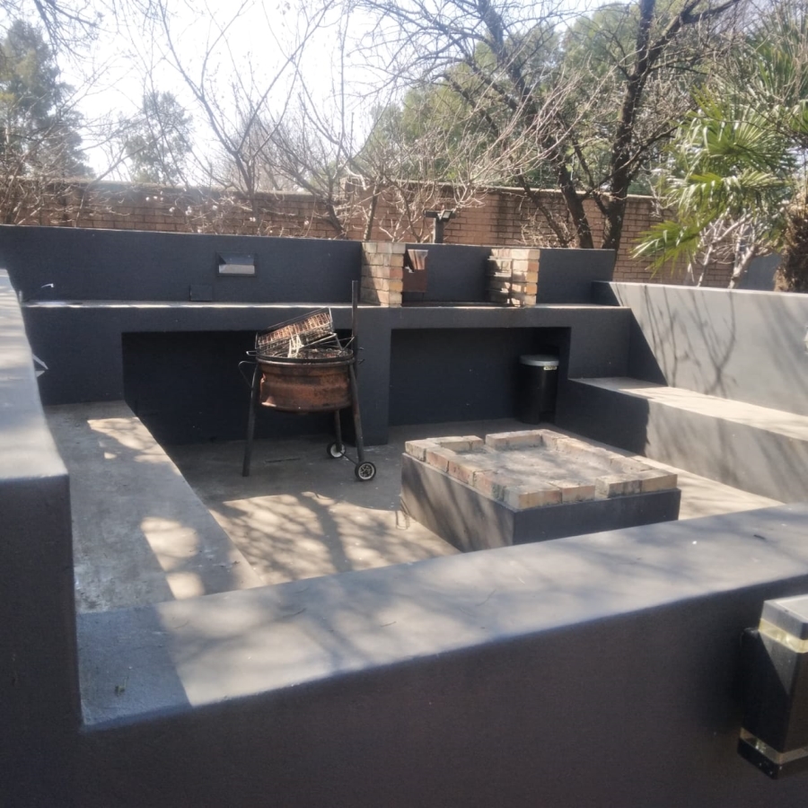 4 Bedroom Property for Sale in Kenleaf Gauteng