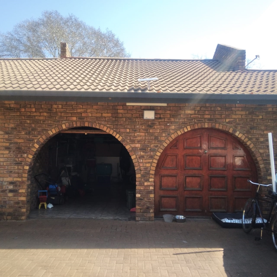 4 Bedroom Property for Sale in Kenleaf Gauteng