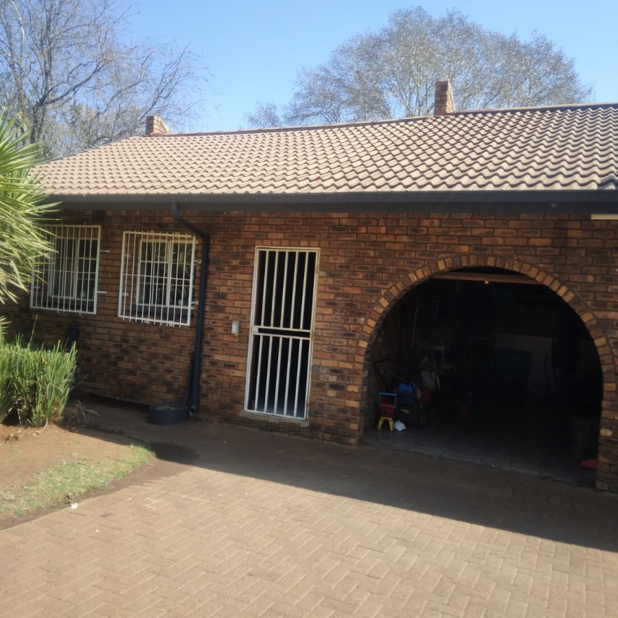 4 Bedroom Property for Sale in Kenleaf Gauteng