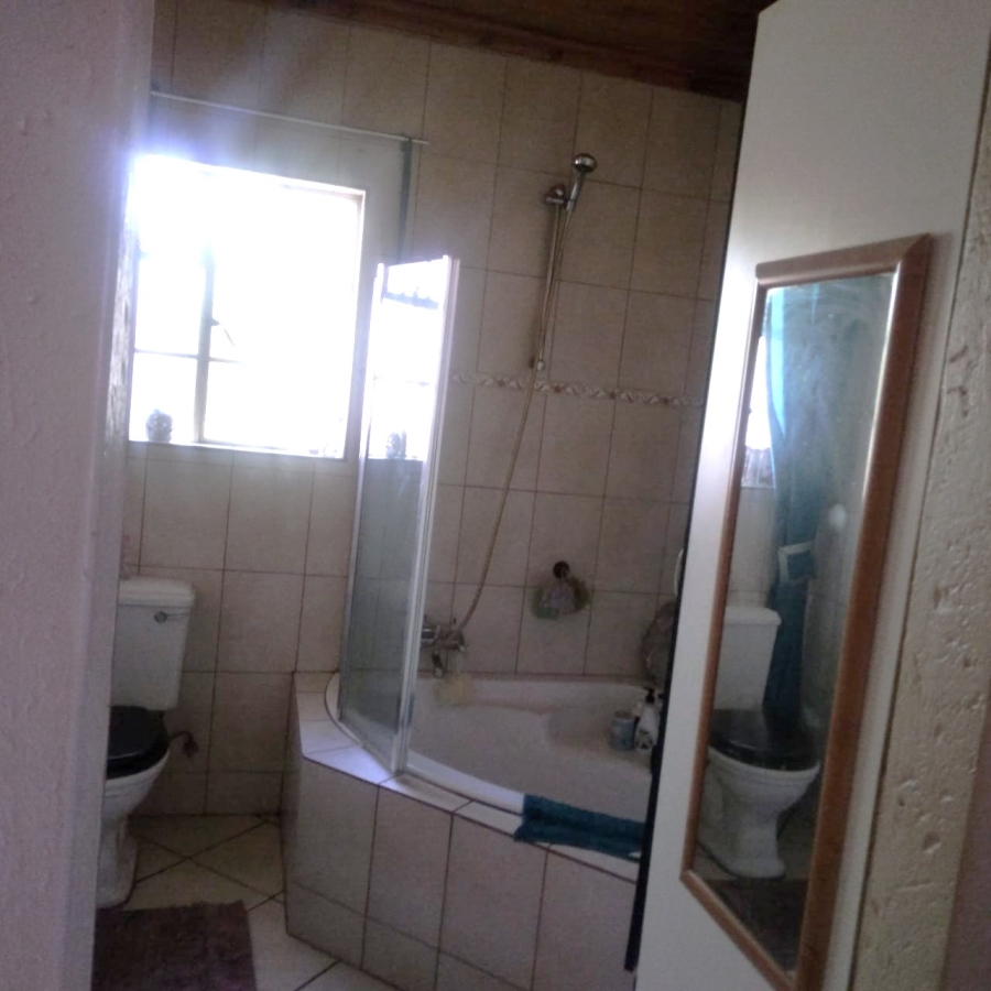 4 Bedroom Property for Sale in Kenleaf Gauteng