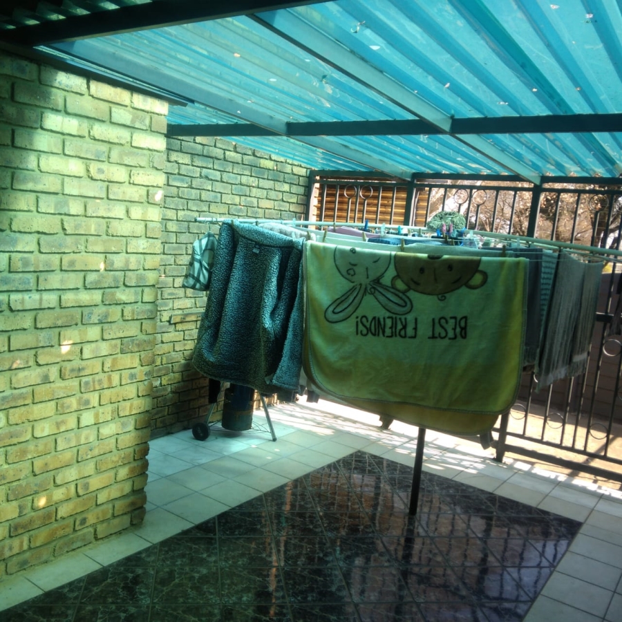 4 Bedroom Property for Sale in Kenleaf Gauteng