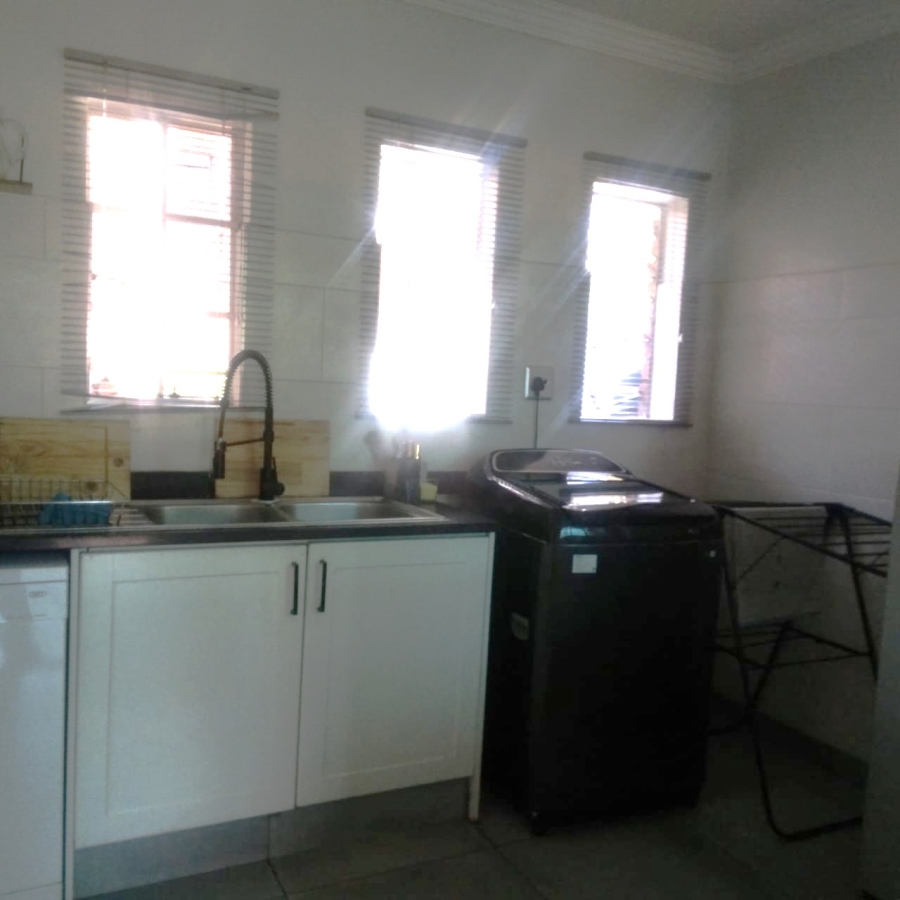 4 Bedroom Property for Sale in Kenleaf Gauteng