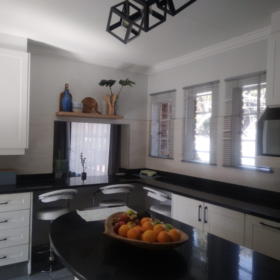 4 Bedroom Property for Sale in Kenleaf Gauteng