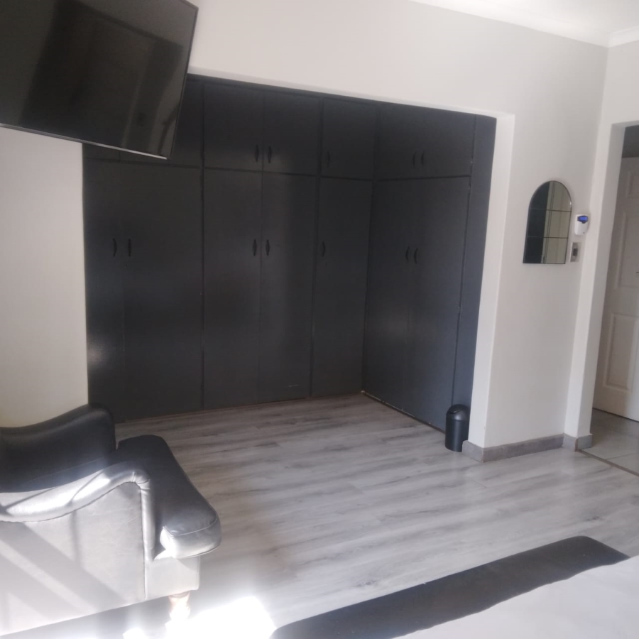 4 Bedroom Property for Sale in Kenleaf Gauteng