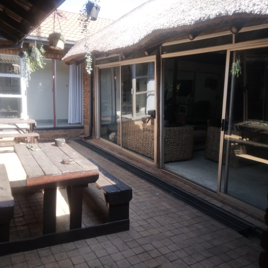 4 Bedroom Property for Sale in Kenleaf Gauteng