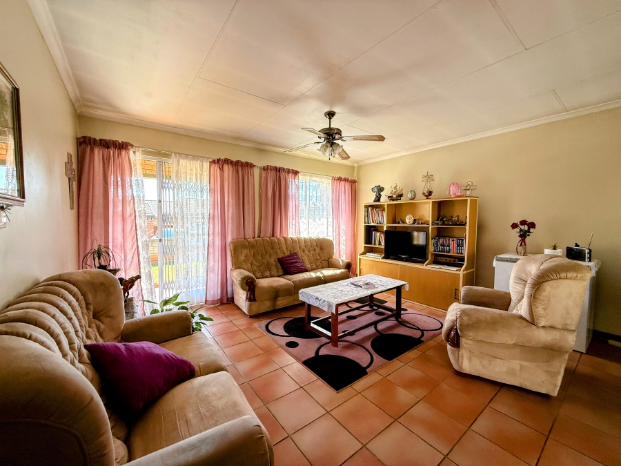 3 Bedroom Property for Sale in East Lynne Gauteng