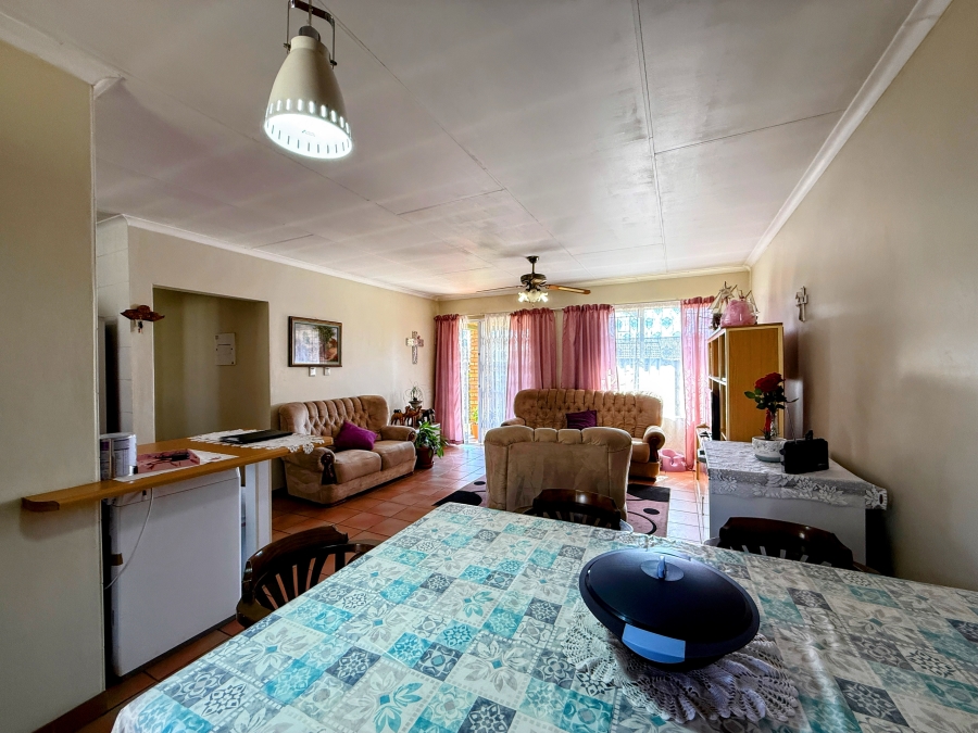 3 Bedroom Property for Sale in East Lynne Gauteng