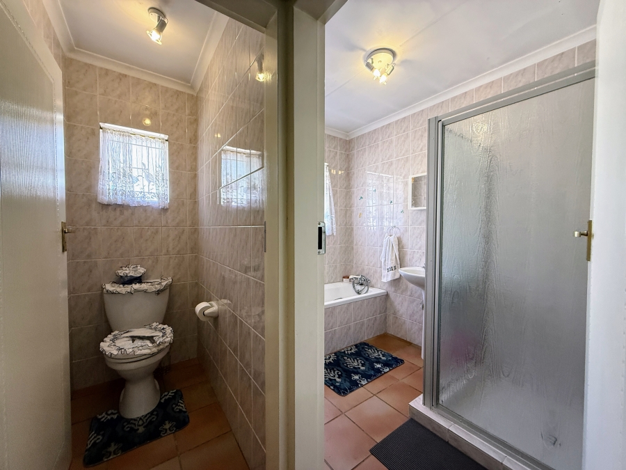 3 Bedroom Property for Sale in East Lynne Gauteng