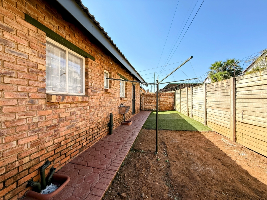 3 Bedroom Property for Sale in East Lynne Gauteng