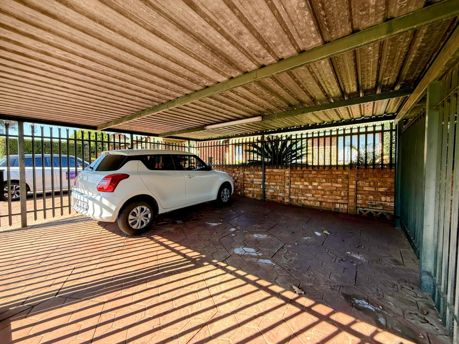 3 Bedroom Property for Sale in East Lynne Gauteng