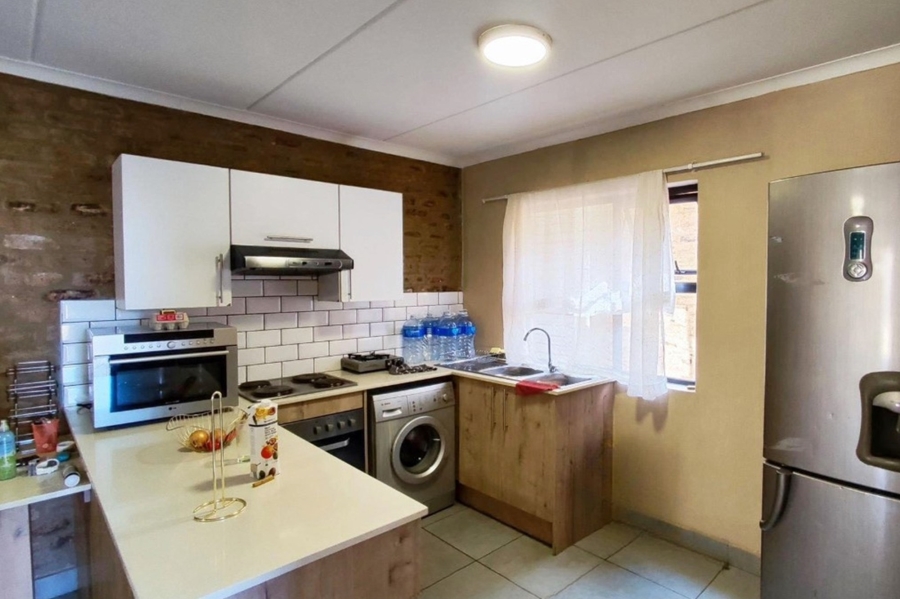 2 Bedroom Property for Sale in Pomona Gauteng