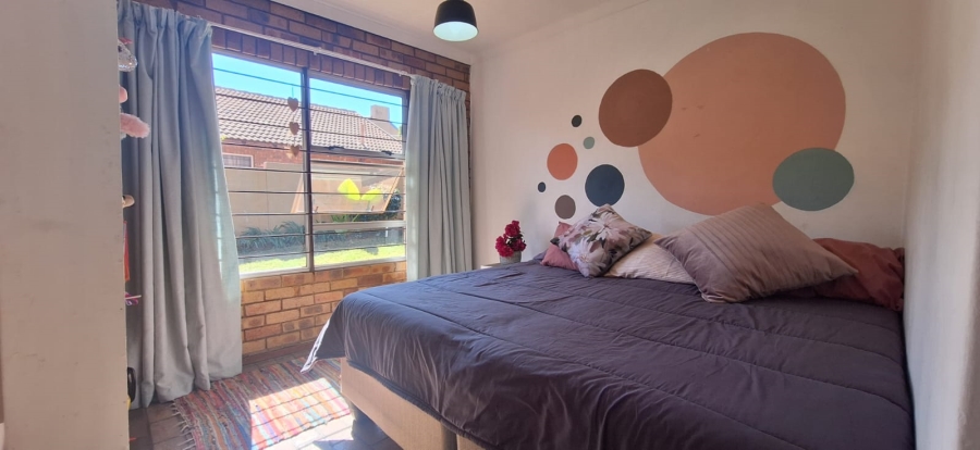 3 Bedroom Property for Sale in Faerie Glen Gauteng