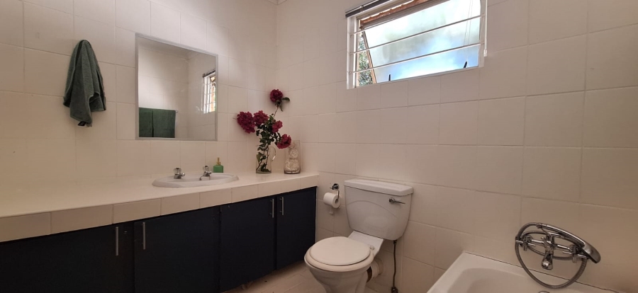 3 Bedroom Property for Sale in Faerie Glen Gauteng