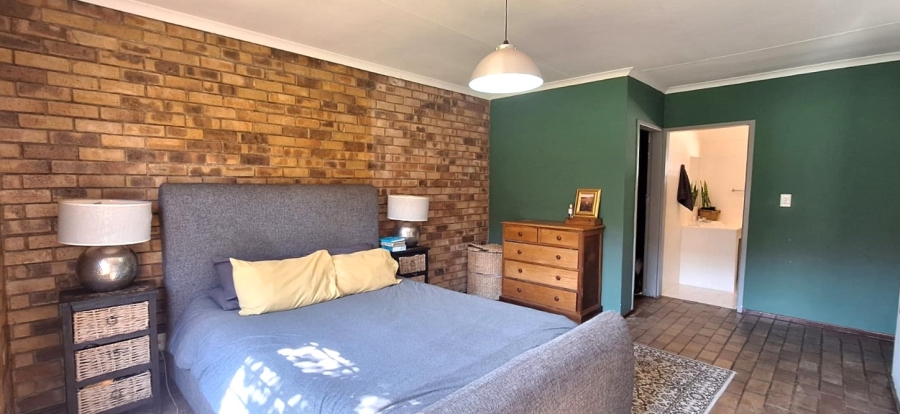 3 Bedroom Property for Sale in Faerie Glen Gauteng