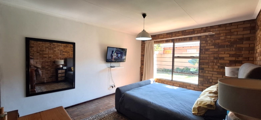 3 Bedroom Property for Sale in Faerie Glen Gauteng