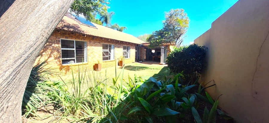 3 Bedroom Property for Sale in Faerie Glen Gauteng