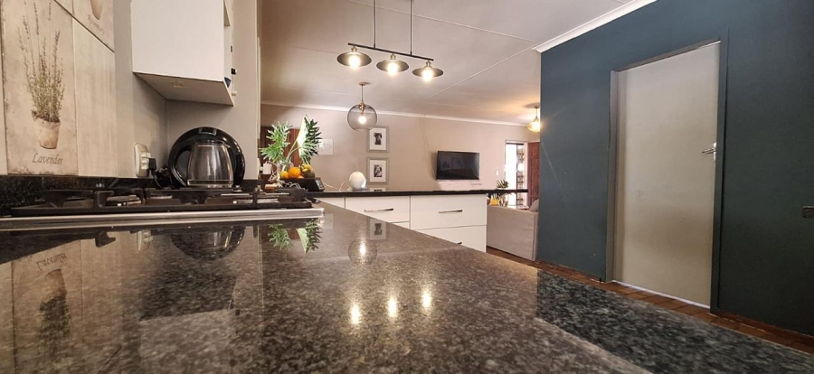 3 Bedroom Property for Sale in Faerie Glen Gauteng