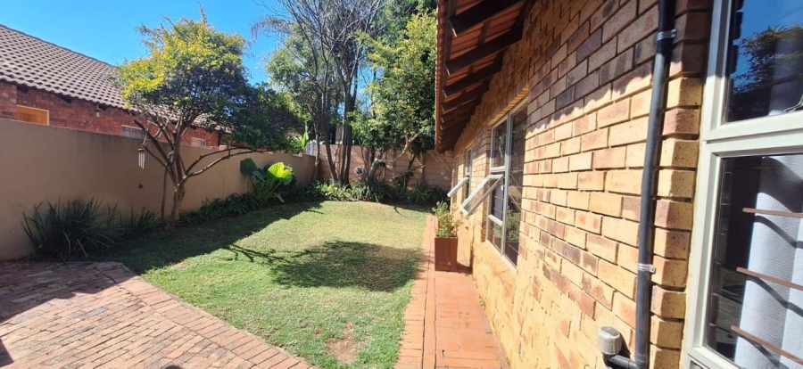 3 Bedroom Property for Sale in Faerie Glen Gauteng