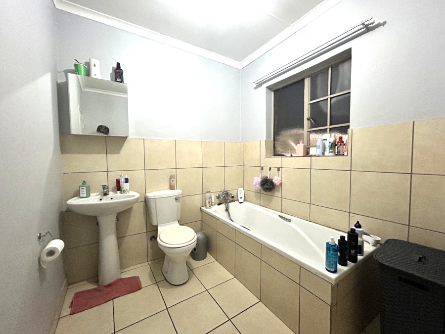 3 Bedroom Property for Sale in Annlin Gauteng
