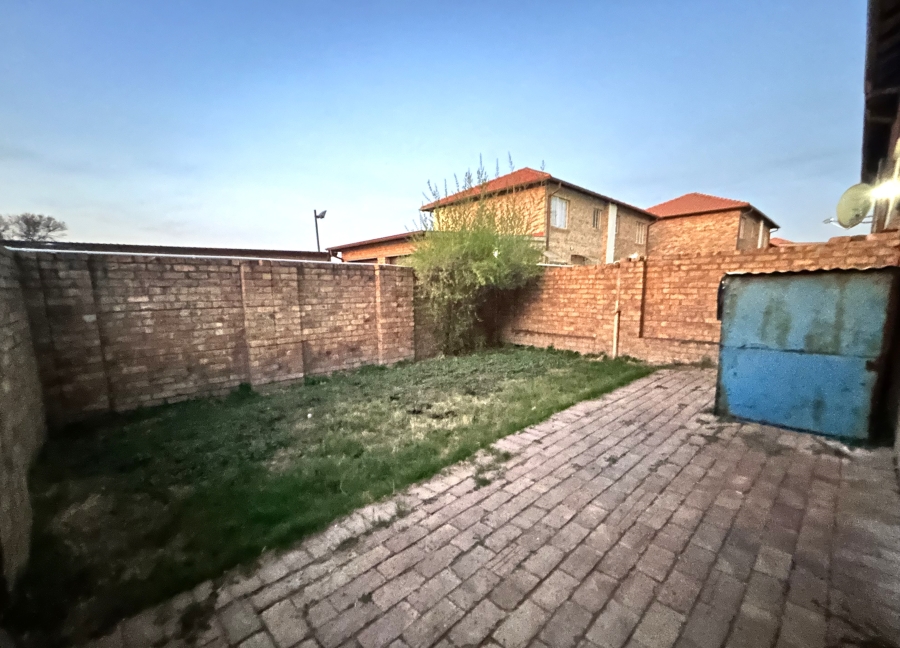 3 Bedroom Property for Sale in Annlin Gauteng