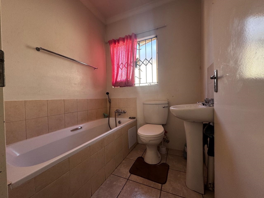 2 Bedroom Property for Sale in Cosmo City Gauteng