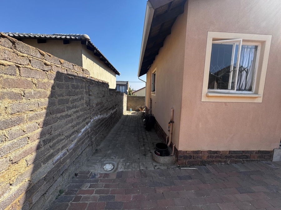 2 Bedroom Property for Sale in Cosmo City Gauteng
