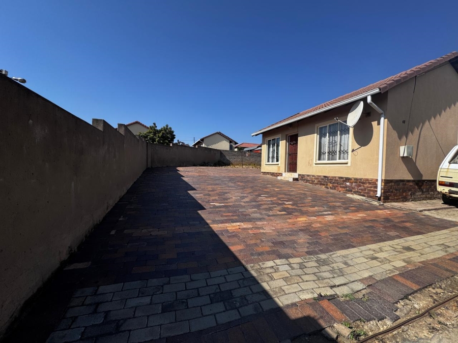 2 Bedroom Property for Sale in Cosmo City Gauteng
