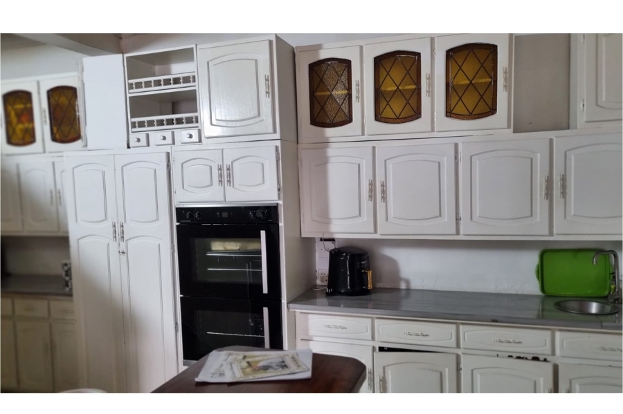 13 Bedroom Property for Sale in Petersfield Gauteng
