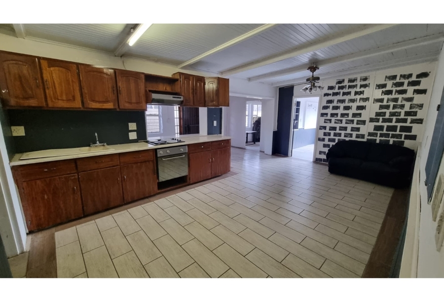 13 Bedroom Property for Sale in Petersfield Gauteng