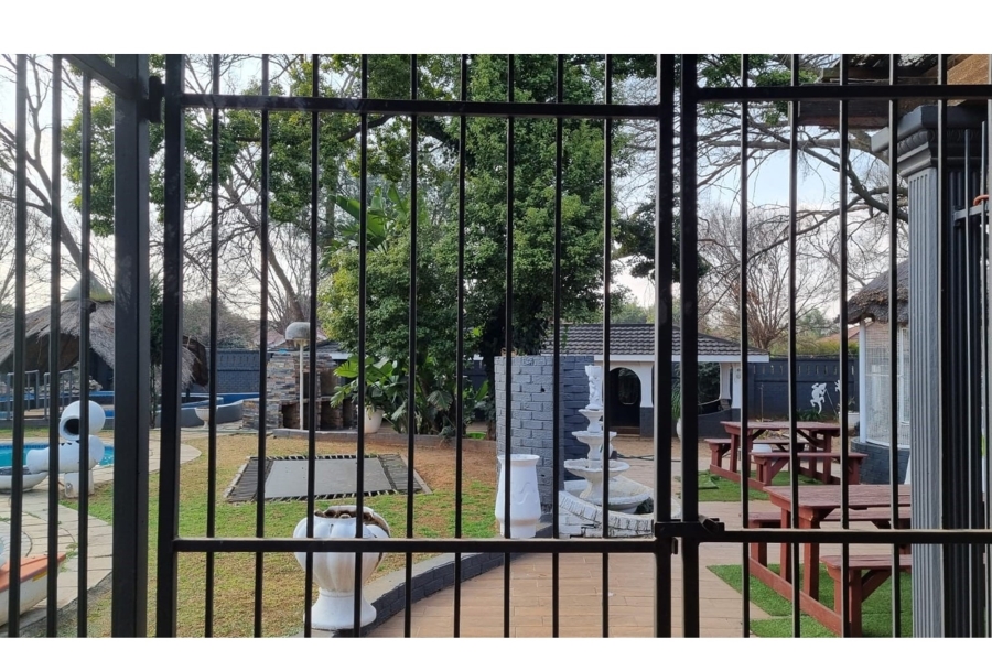 13 Bedroom Property for Sale in Petersfield Gauteng